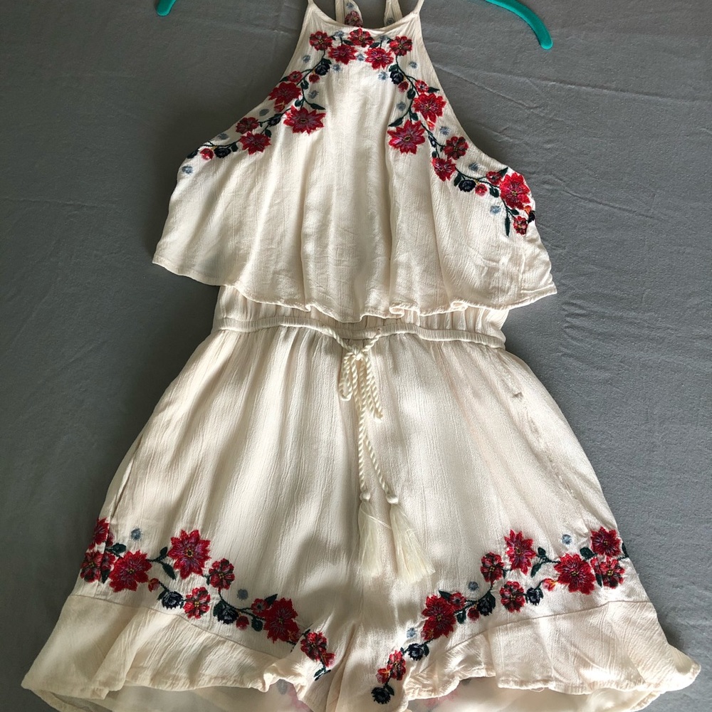 Cream Floral Embroidered Romper - Size XXS